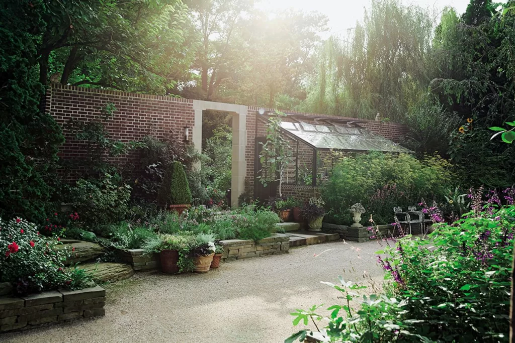 lean to greenhouse